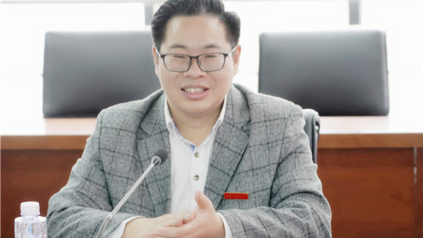 “副主任张龙”，被打假