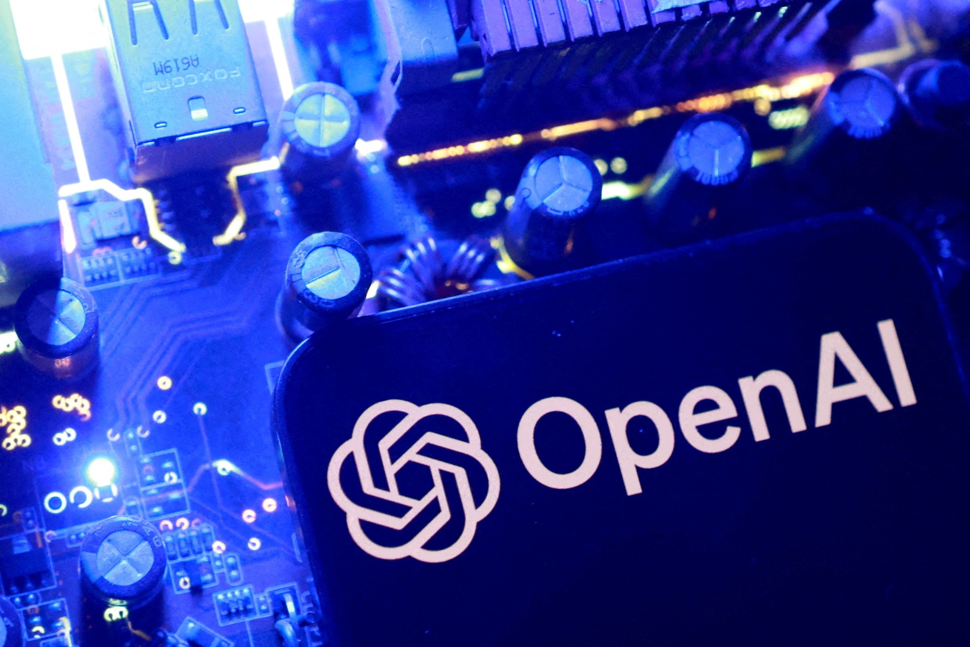 OpenAI前研究与安全副总裁 北大才女翁荔因身体透支官宣离职