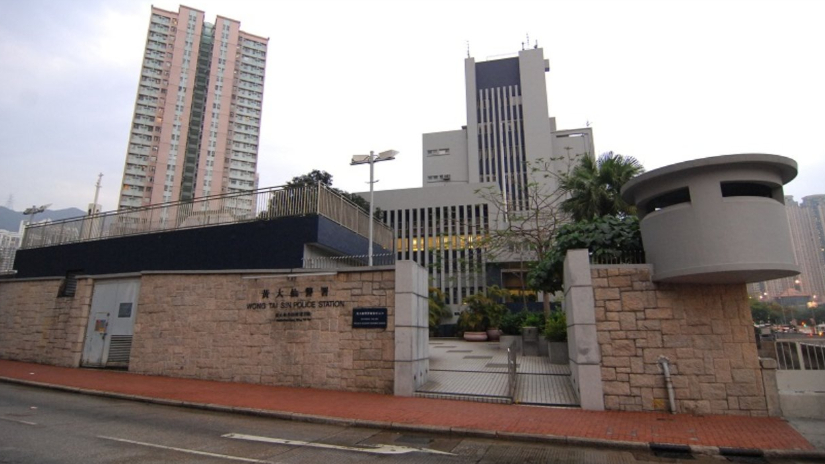 慈云山司机车内昏睡惹路人忧虑，现场搜出依托咪酯