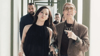 Dior公关总监与伴侣车祸身亡，BLACKPINK Jisoo长文悼念