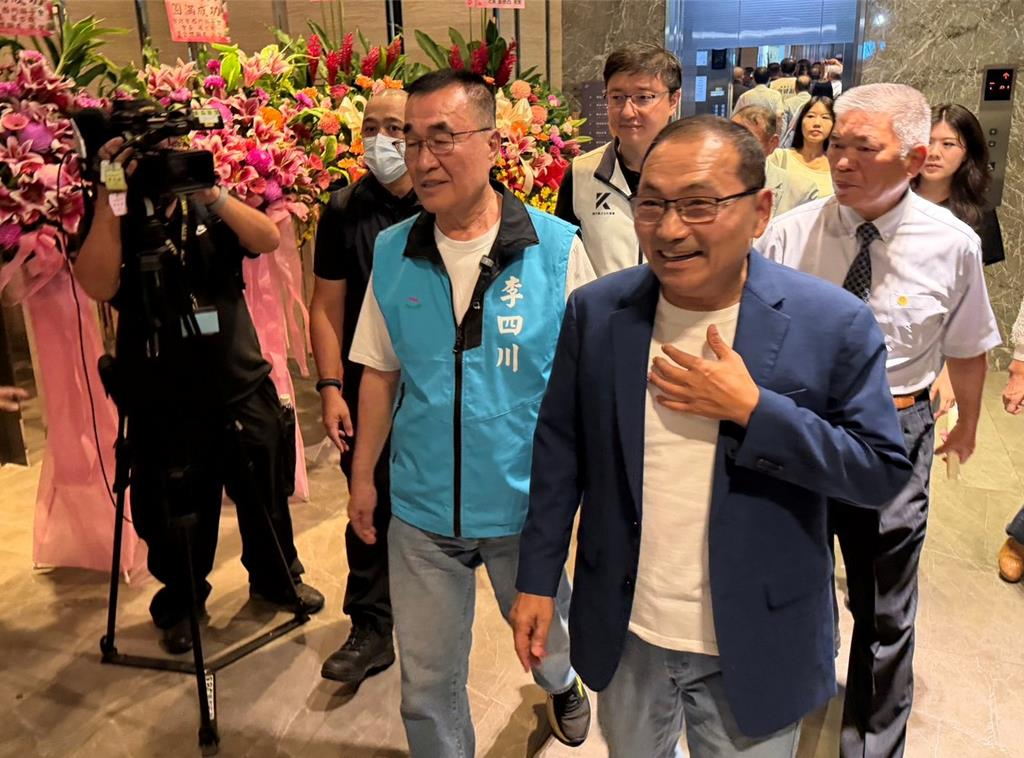 侯友宜当面喊李四川接棒：口才再好说得再动听，听听就好