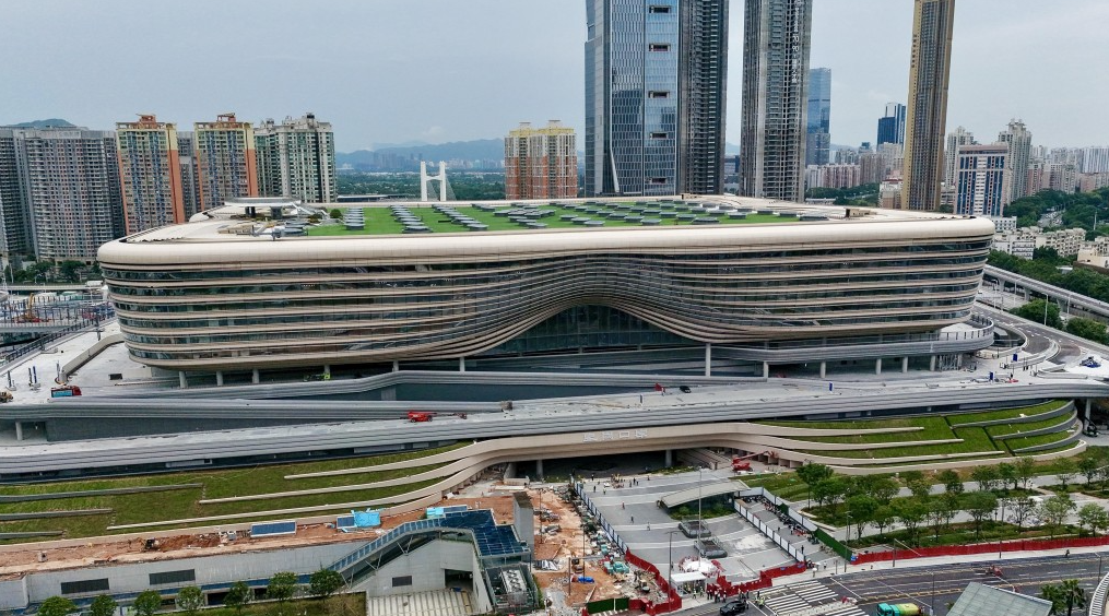 新皇岗口岸 | 邓炳强：正在调适电脑系统，与内地商讨延长其他陆路口岸通关时间