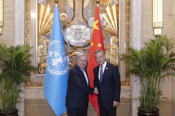 王毅会见联合国秘书长古特雷斯：联合国只能加强不能削弱；联合国要与时俱进，不断改革完善