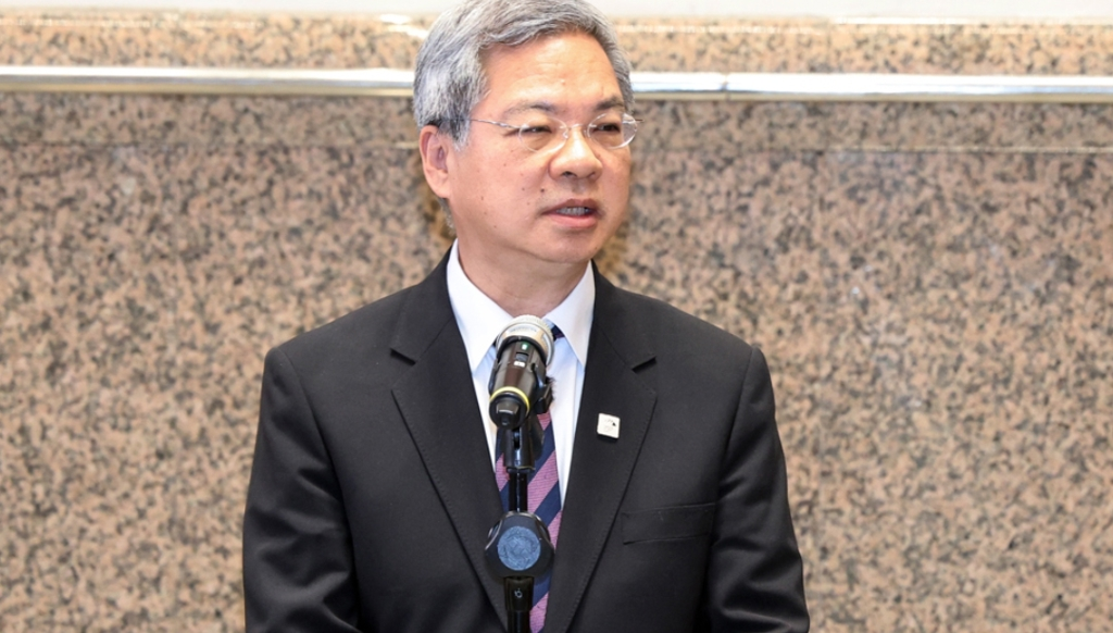 “进进跳出”——最强的蔬菜农批评有毒石油案中的双重标准