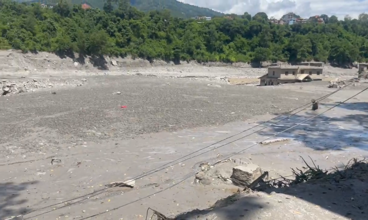 尼泊尔山洪已致270人死亡644名游客失联