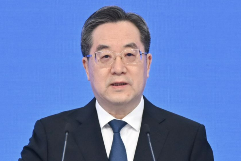 丁薛祥会见俄罗斯总统普京