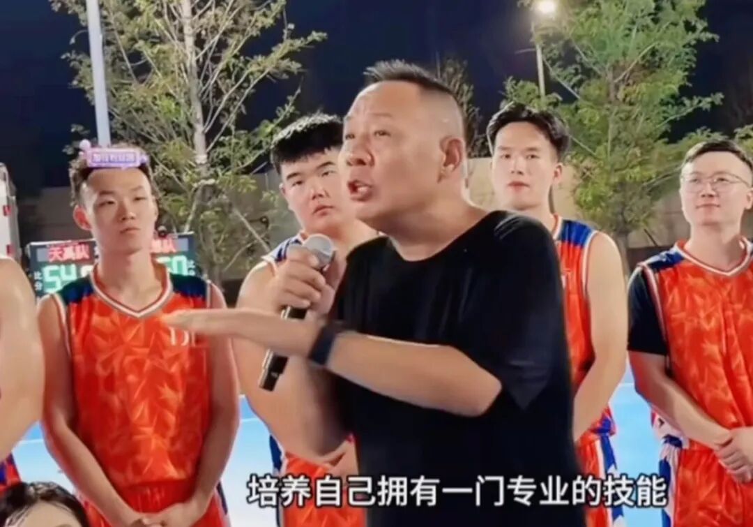于东来建议给家人花钱不超3成收入，呼吁员工“为自己而活”