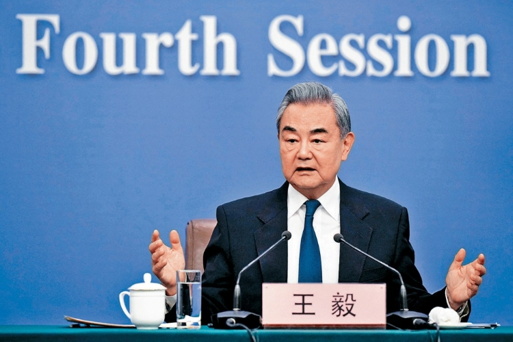 王毅同哈萨克斯坦外长科舍尔巴耶夫会谈