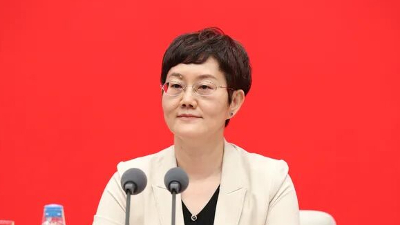 张莹，辞去江西省副省长职务