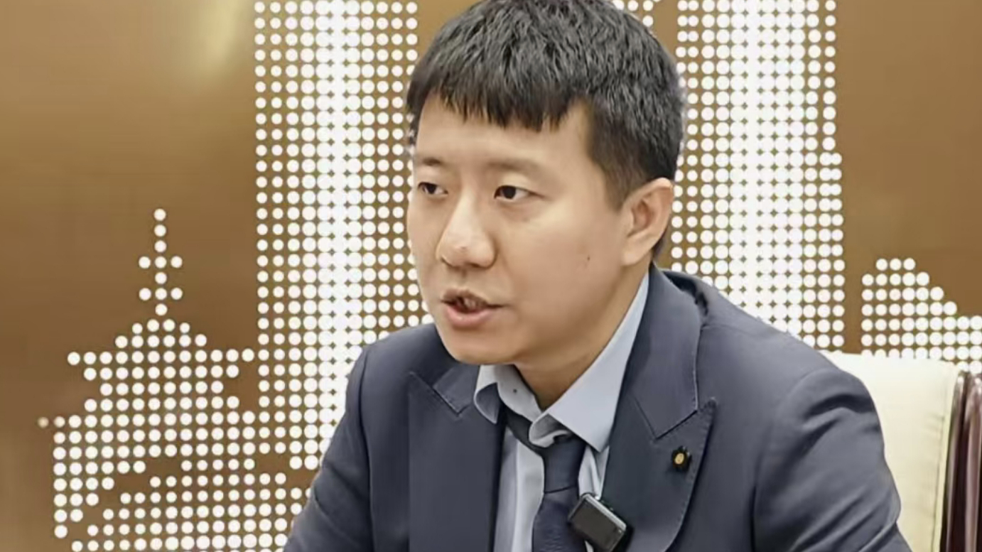 对话菲尔兹得主邓煜：天赋和努力都重要，不做数学的话想写科幻小说