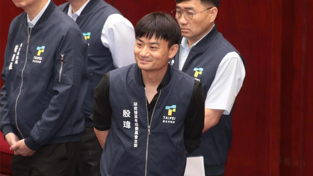 经济部拿“烂菜叶”类比毒油，殷玮怒批：朝廷之上朽木为官