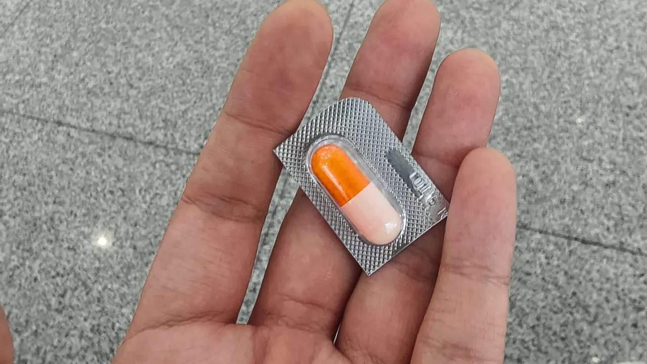 “女子在机场2元买到单粒布洛芬”，引热议！