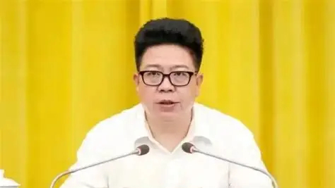 市委书记多次发表“债都是前面欠的，凭什么让我还”等错误言论被通报