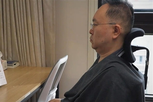 赔偿款一分不留全数捐赠！蔡磊给渐冻病友捐了10台海尔呼吸机