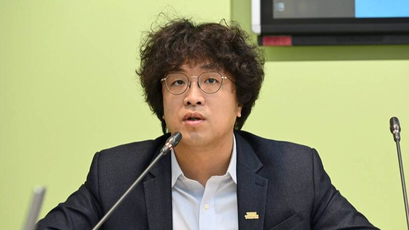 沈伯洋再度缺席台民意机构会议，翁晓玲批“薪水小偷”，吁尽快辞职