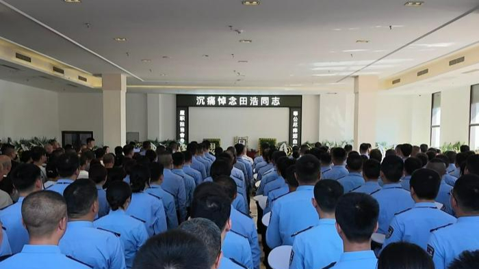 痛心！54岁交警田浩因公牺牲，最后一刻他仍在工作