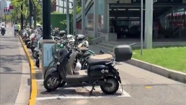 上海多个地铁口禁停共享单车：平台扩大禁停区范围引争议