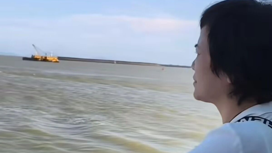 演员陈观泰离世，骨灰被撒入大海