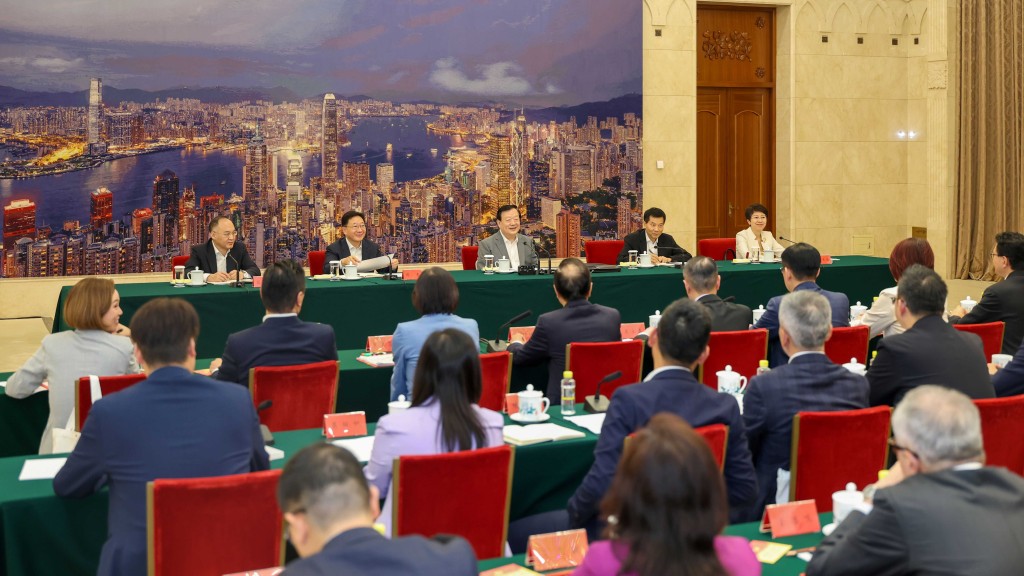 立法会议员访京座谈以“港普”发言，夏宝龙勉学好普通话
