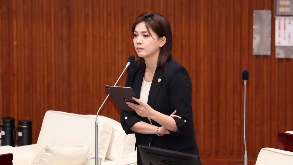 沈伯洋承认《油不得你》难定罪，钟沛君狠酸青鸟：惨遭自家回力镖插中