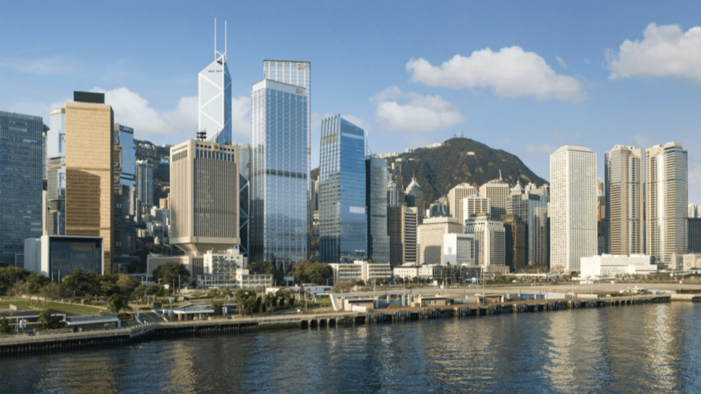 国际属性再强化，回流专才正为香港注入新动力