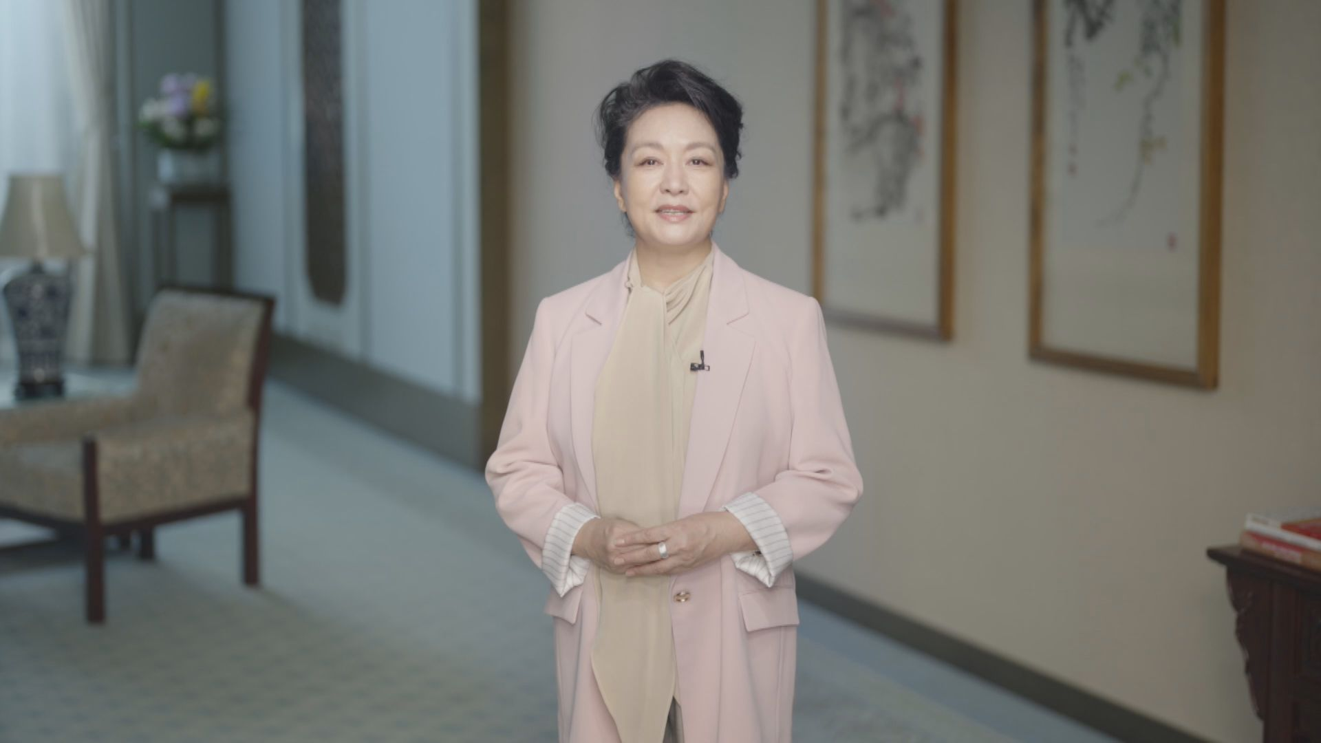彭丽媛向2026年联合国教科文组织女童和妇女教育奖颁奖仪式发表视频致辞