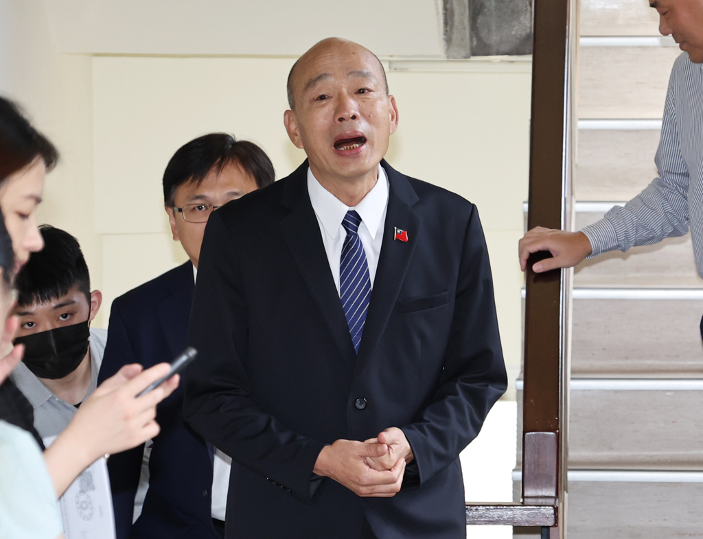 韩国瑜罕动怒“蓝营陷两难”？谢寒冰点出当前最大考验