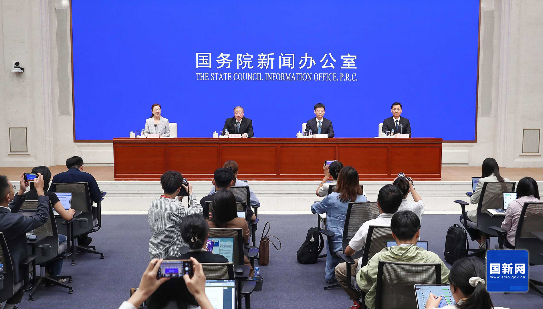 国新办举行“开局起步‘十五五’”系列主题新闻发布会，介绍守住管好“大国粮仓”，保障国家粮食