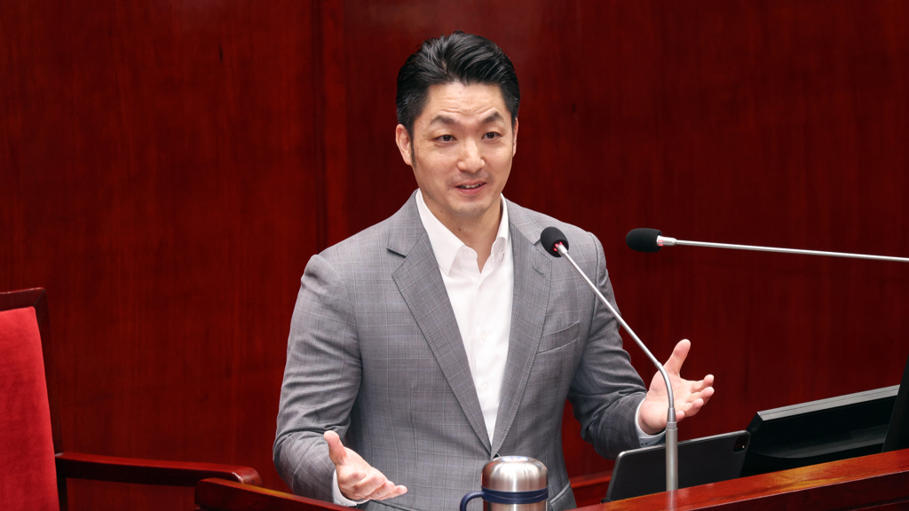 委托制作《油不得你》宣传片遭简舒培点名查办，蒋万安反击了