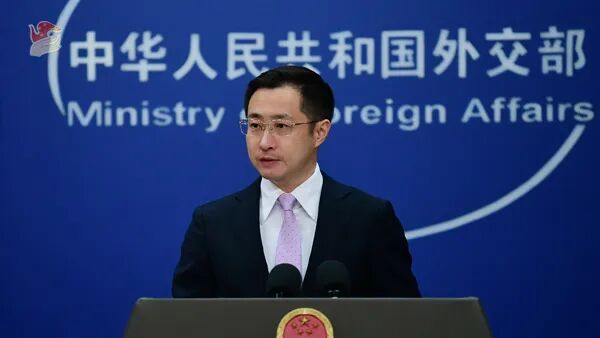 外交部回应菲律宾蓄意挑衅：中方维护自身领土主权和海洋权益的决心坚定不移
