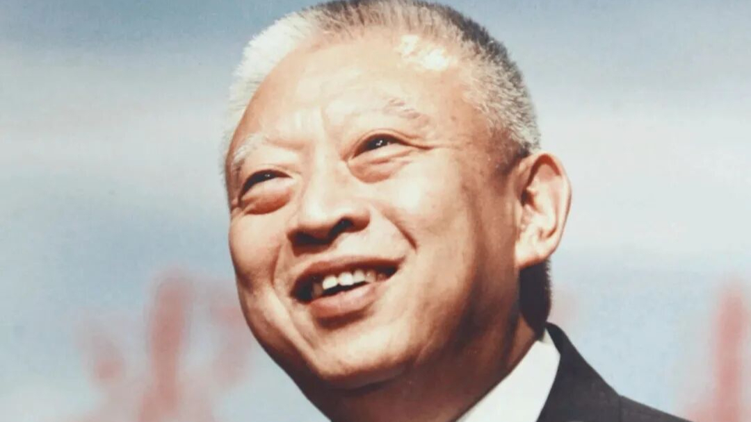 我们为何怀念董建华