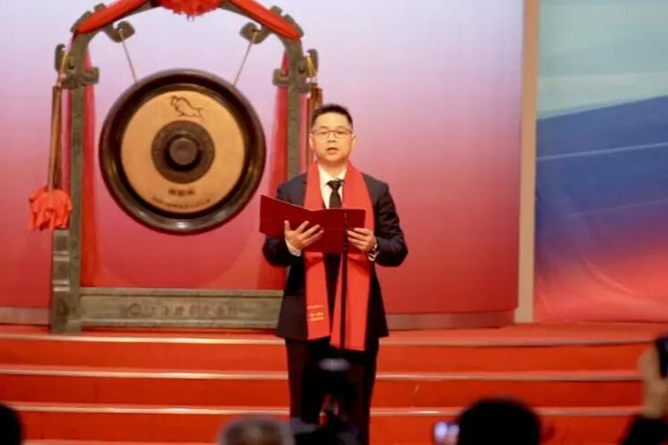 A股再现天价离婚：分手费59.5亿元，女方承诺十年一致行动；公司上市不到一年