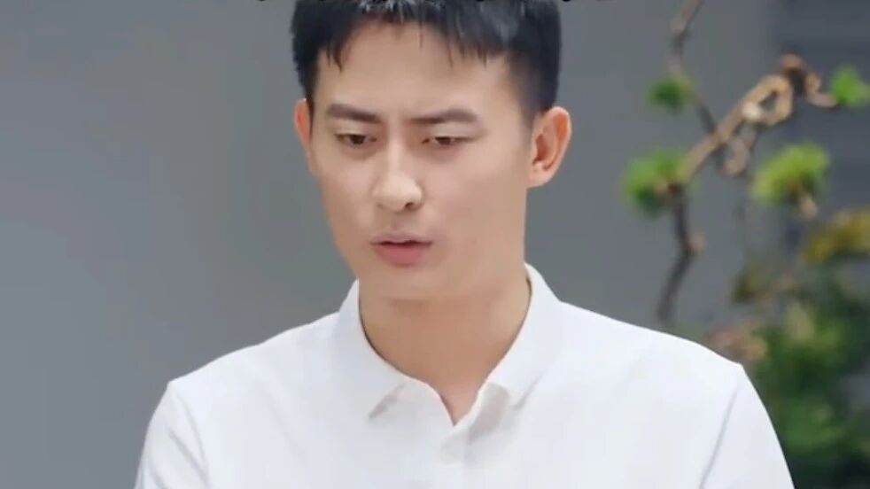 峰学蔚来负责人武亮回应争夺股份传言：接棒张雪峰后压力大到斑秃