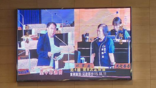 中市绿议员抛问“同组”的北市府发言人已请辞，台中的呢？