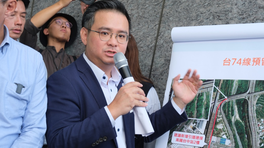 两铁列车规范不全，国民党籍民意代表成功争取“自行车优先区”