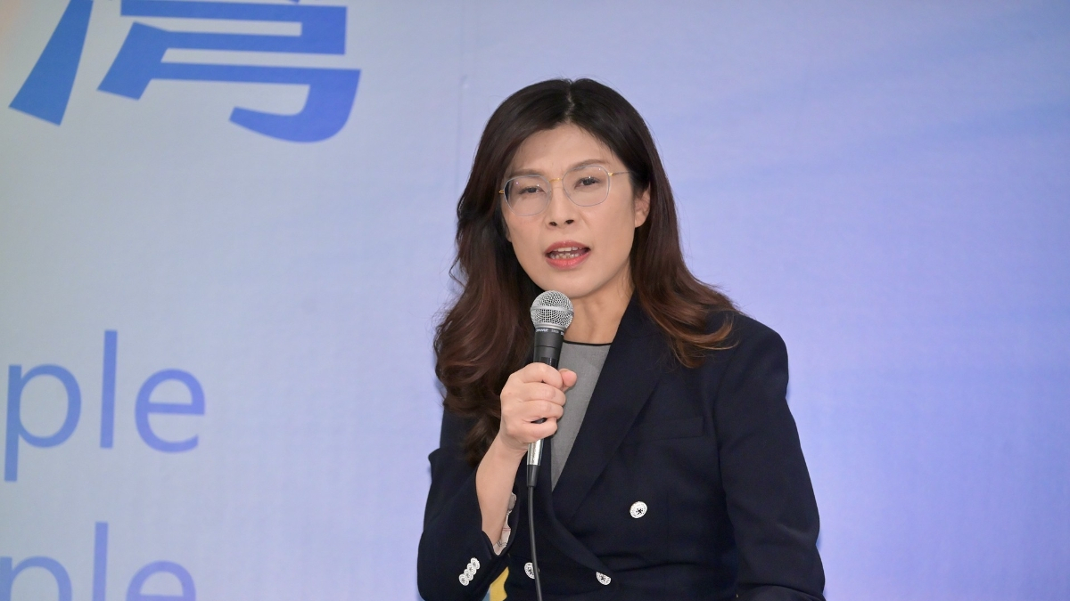 台将赠菲海巡舰郑丽文批评：在渔民伤口上撒盐