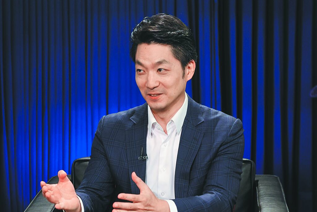 北市长民调差距拉近，蒋万安指神似当年激战吴怡农，但一关键点不同