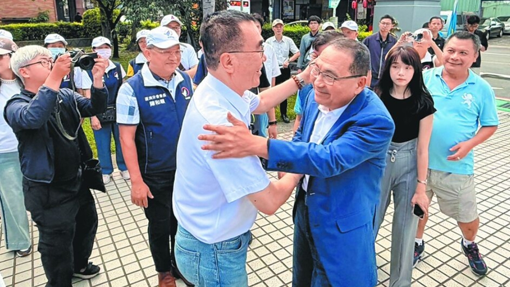 李四川承诺若当选新北市长，将在两届任期内推进新北大巨蛋