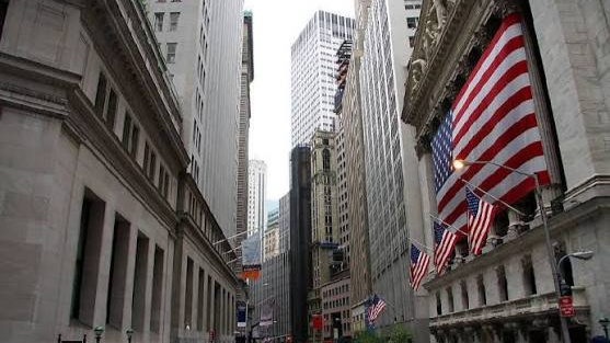 华尔街大行财报今夜开考：股价深陷技术性回调之际，盈利预增20%也难解三重焦虑