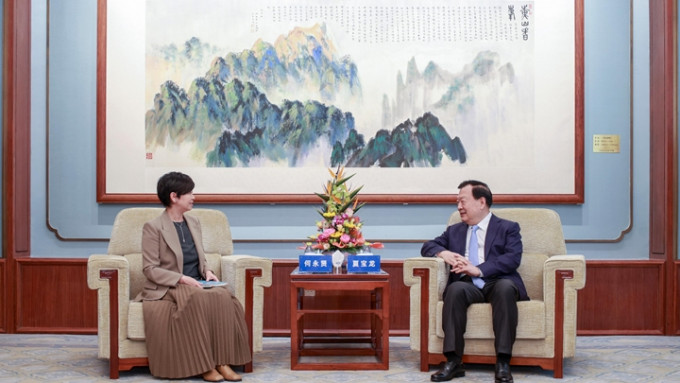 何永贤访京 何永贤访京