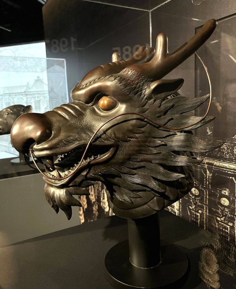 龙首青铜雕塑。 清乾隆年间（1736–1795年）复原模型。 （新加坡国家文物局亚洲文明博物馆借展）