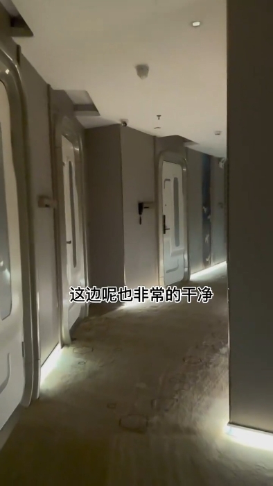 酒店的环境干净简洁 酒店的环境干净简洁