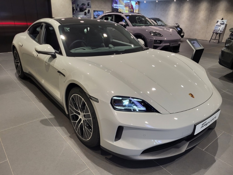保時捷 Porsche Taycan Performance Battery Plus