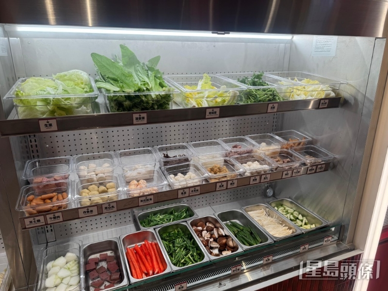 三哥烫一大特色就是可以让食客根据喜好、食量任夹食材！