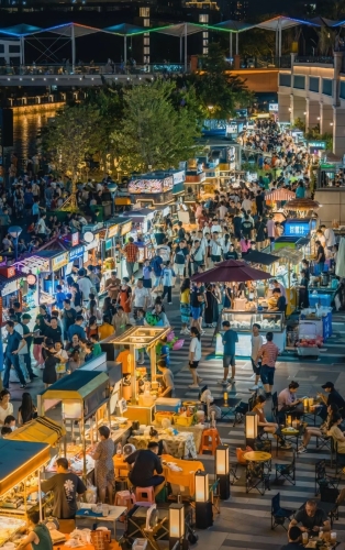 佛山美食2025|7. 千灯湖夜市 有湖景、公园景,有很多网红打卡美食档。(图片来源:小红书@) 佛山美食2025|7. 千灯湖夜市 有湖景、公园景,有很多网红打卡美食档。(图片来源:小红书@)