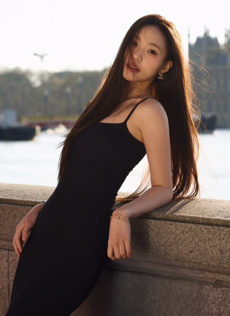 Lily傲人火辣曲线一览无遗。（图／lilyhsuuuu instagram）