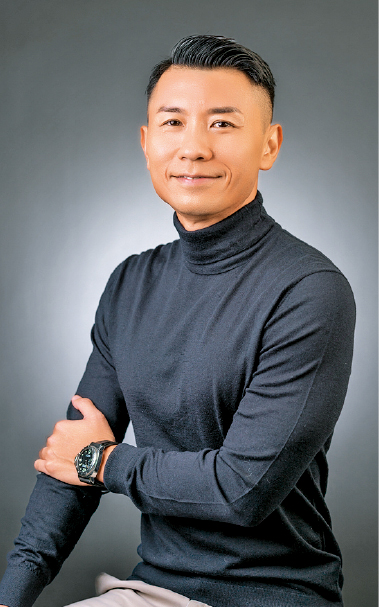 导演黄龙斌表示这音乐剧灵感源于对演艺学院四十年历程的反思。