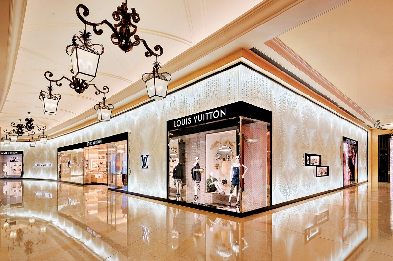 11Louis Vuitton澳门四季名店的专门店占地逾1,960平方米。 11Louis Vuitton澳门四季名店的专门店占地逾1,960平方米。