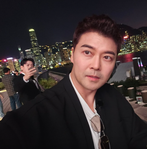 男星1 男星1