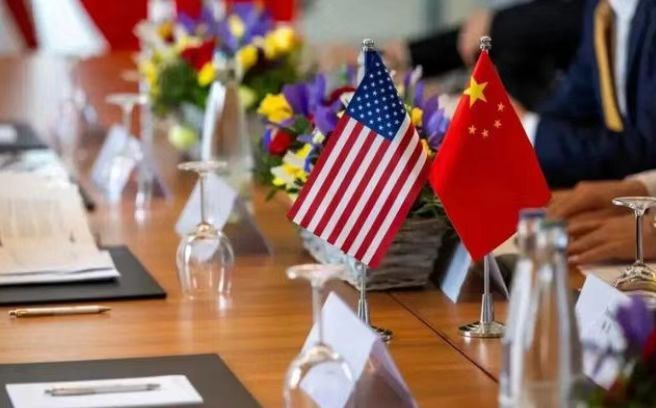 习近平同美国总统特朗普在中南海小范围会晤